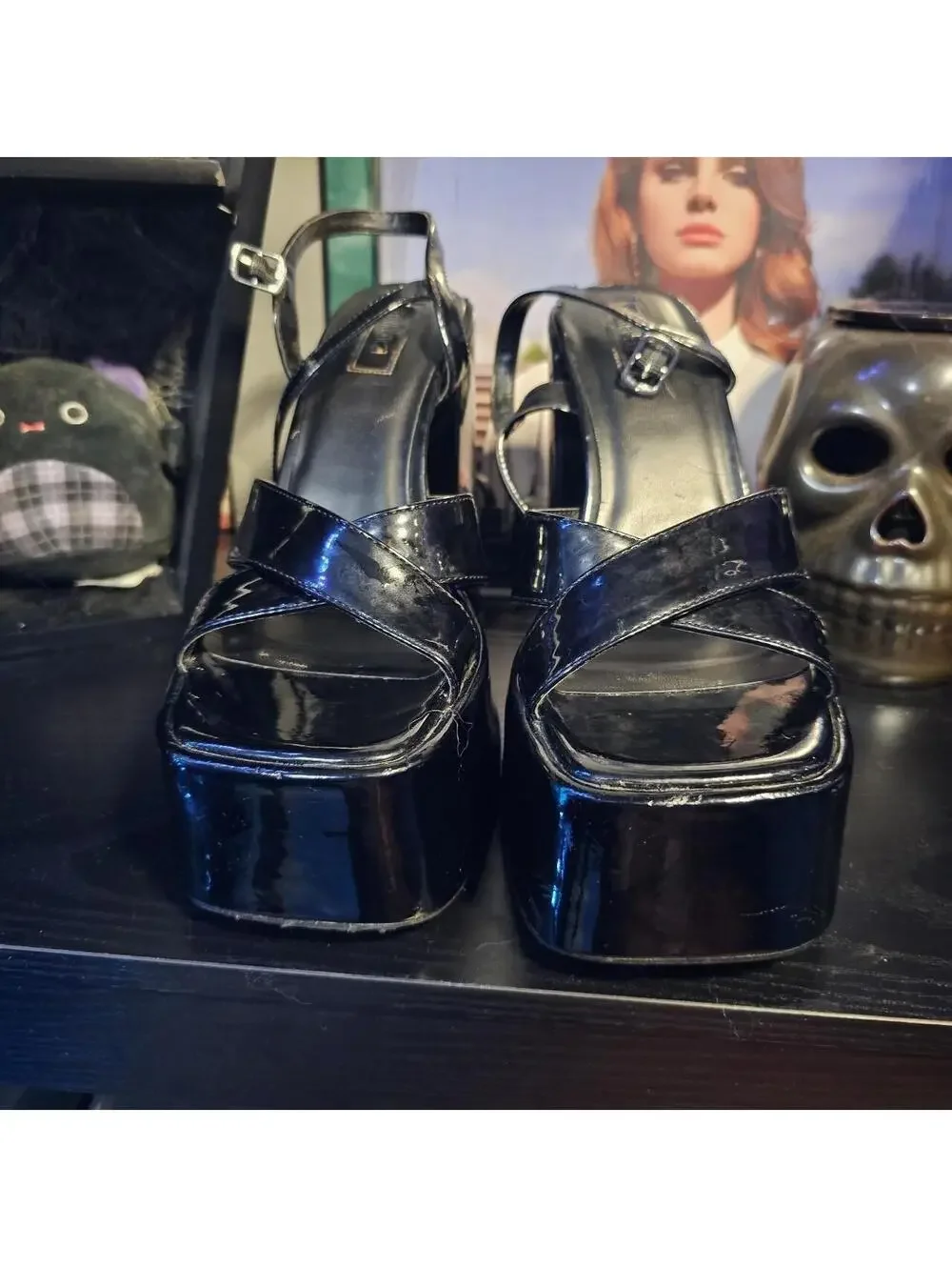 Forever 21 Women's Black Court